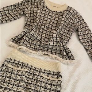 SWEATER-SKIRT set